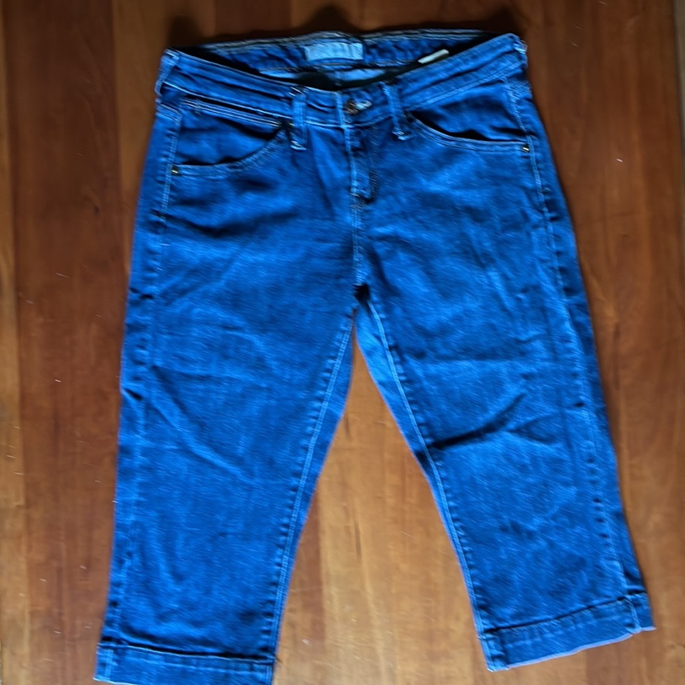 Levi’s 545 low rise capri jeans size 4